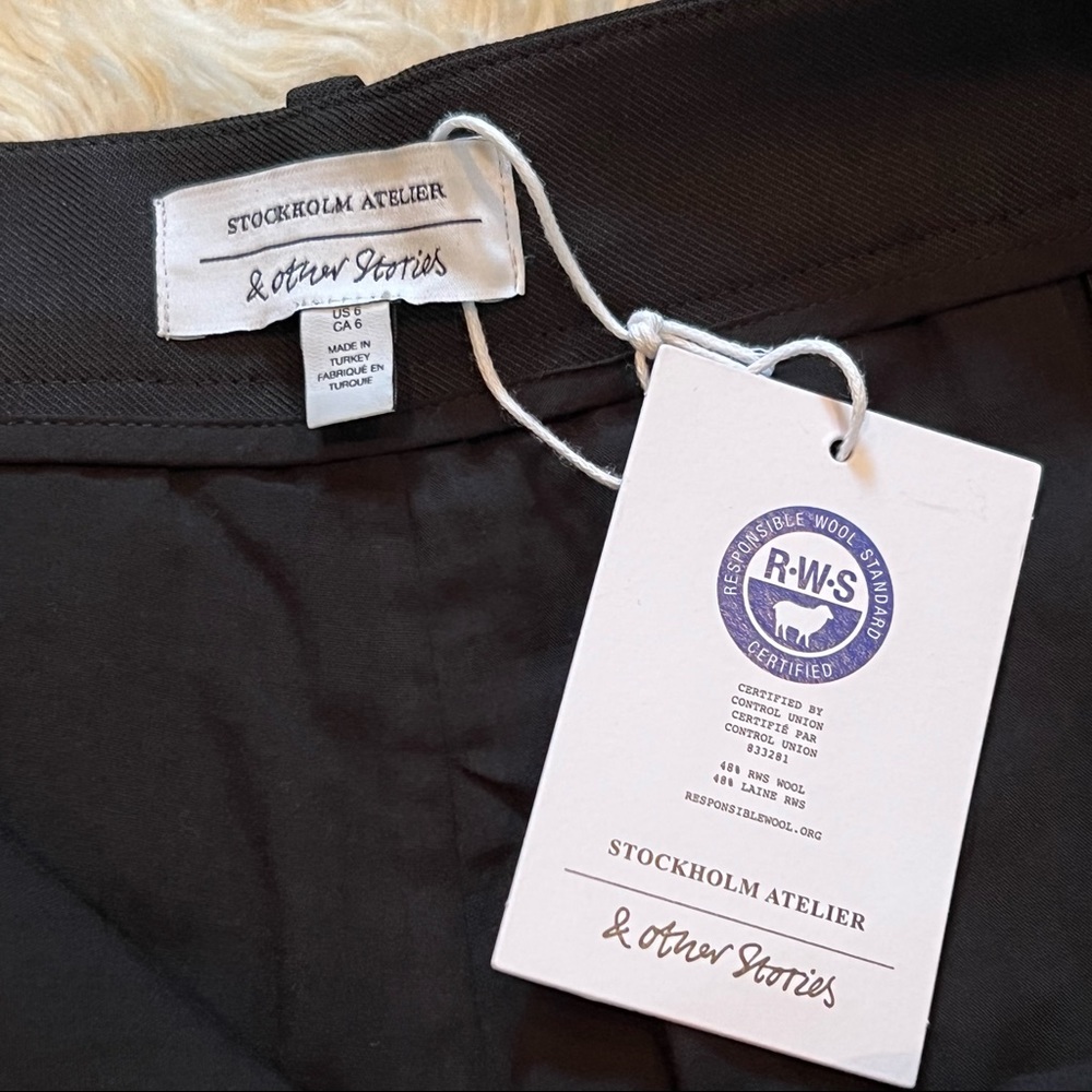 & Other Stories Black Women's Shorts - Picture 8 of 9